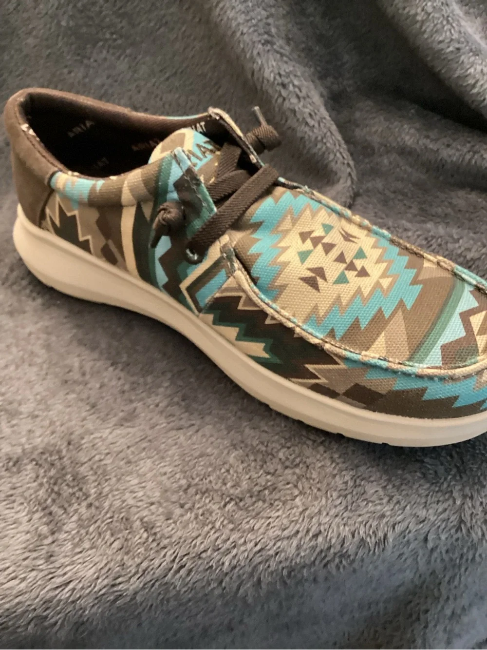 Ariat Men’s Aztec-Pattern Slip Ons/Lace up in Teal and Brown.  Size 8.5